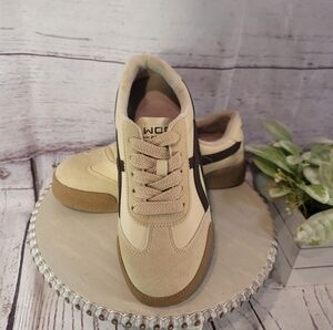 Michelle Woo Beige and Brown Athletic Sneakers